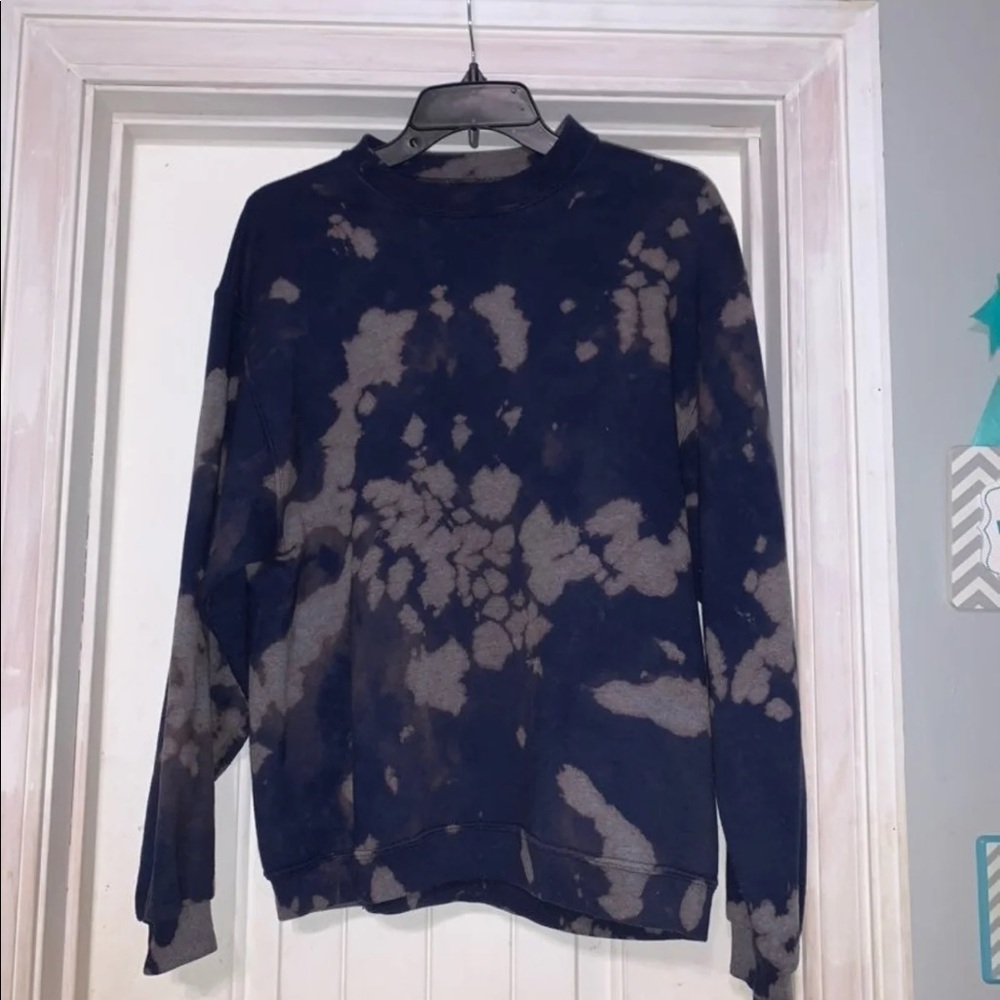 Bleached sweatshirt